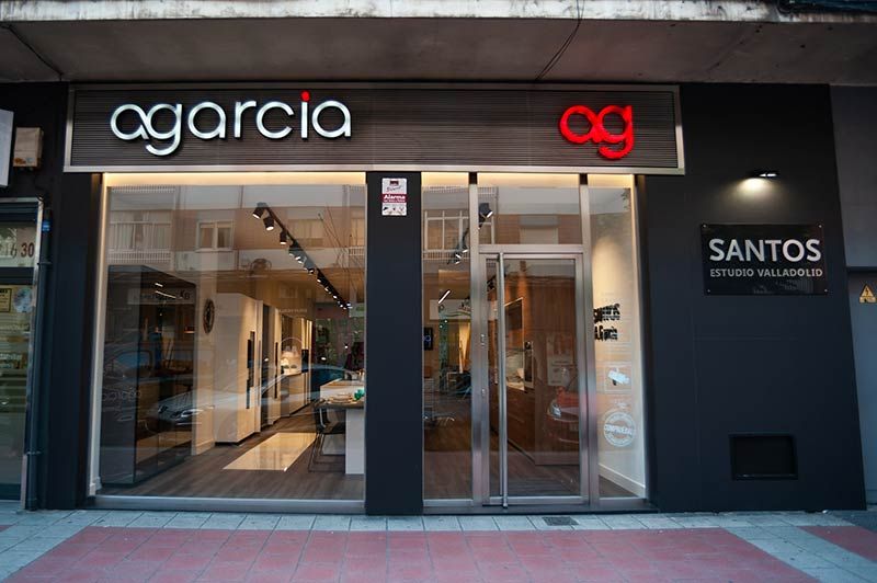 Fachada tienda A.García en Valladolid